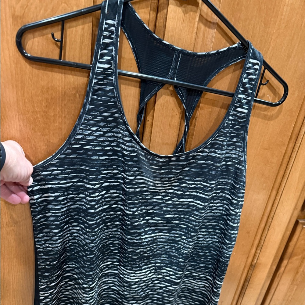 Under Armour Black and White Patterned Racerback Tank Top